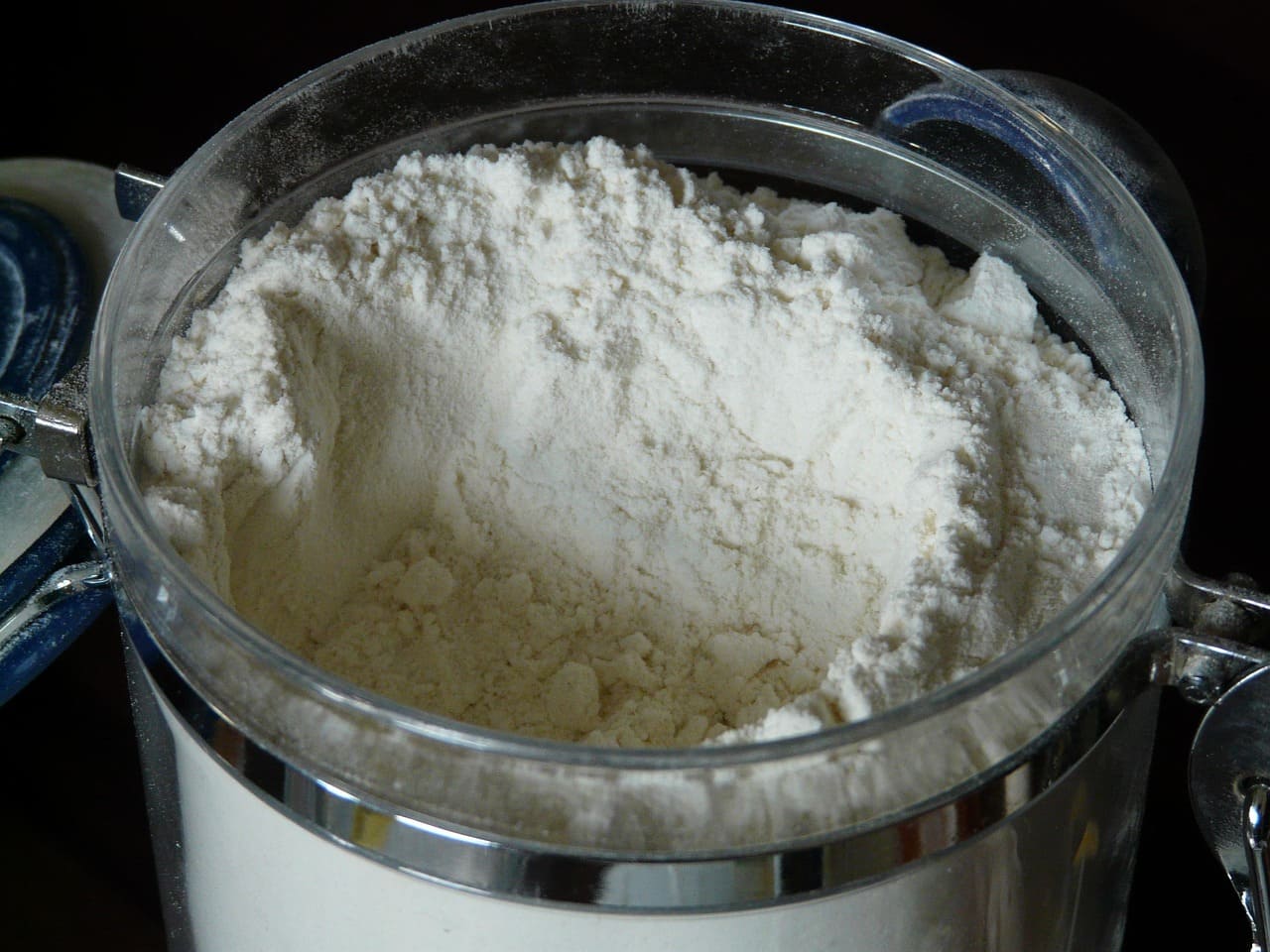 小麦粉・薄力粉の計量